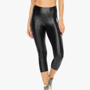 Koral Capri leggings